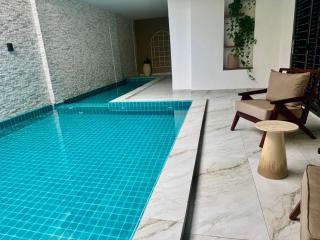 Yellow Platinium Piscine salle de sport - 0