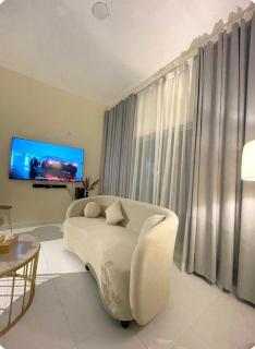 2 BEDROOM APARTMENT FOR FAMILIES IN E-11 islamabad - 5