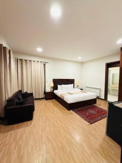 RockCliff Resort Royal Presidential Suite with Sunroom & Terrace - Kashmir Point - 0