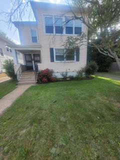Spacious 2BR Walk to West Hartford Center - 8
