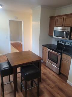 Spacious 2BR Walk to West Hartford Center - 7