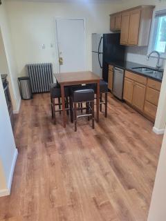 Spacious 2BR Walk to West Hartford Center - 6