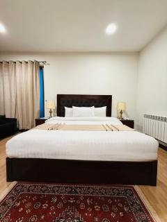 RockCliff Resort Royal Presidential Suite with Sunroom & Terrace - Kashmir Point - 3