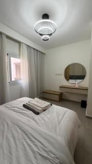 Elegant 1BR Golf & Sea View Soma Bay - 4