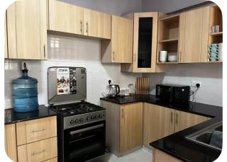 Roselyn Hill Apartment - 9