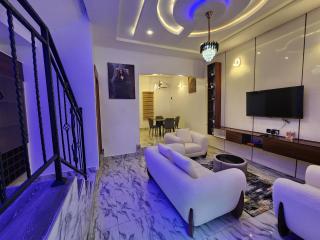 The Reignvella Apartment - 1