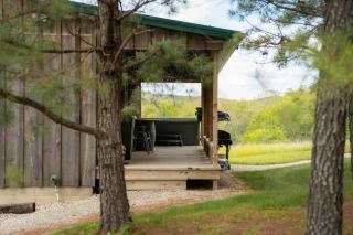 Secluded Hocking Hills Villa with Pond and Hot Tub - 9