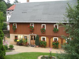 Haus am Rande der Stadt - 1