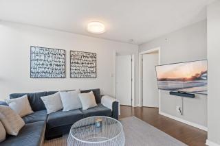 Modern Downtown Van 2BR Condo - Walk to BC Place - 4
