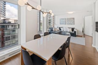 Modern Downtown Van 2BR Condo - Walk to BC Place - 3