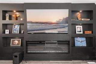 Modern 5BR Home Near Lions Gate with Glass Deck and BBQ - 2