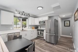 West Van Hideout 2BR Suite - Near Grouse Mountain - 8