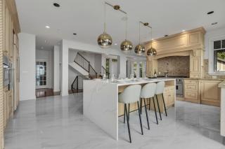 Beautiful 5 bedroom West Vancouver Mansion - 3