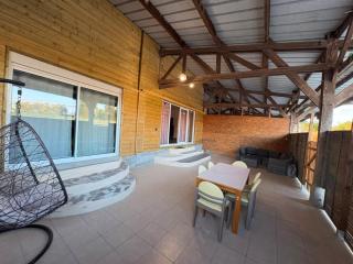 Maison 10 p. avec grande terrasse - 0
