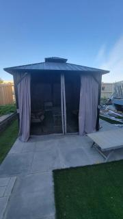 2-Bdrm 1-Bth Cozy & Tranquil Private BSMT Suite - 2