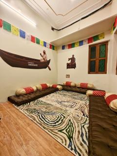 Maya Inn By RoadRolls Near Kashi Vishwanath River Ganga - 3