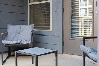 Upscale 1BR with Balcony, Pool, Gym, Near PGA Frisco) - 8