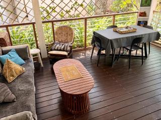 Appartement climatisé, grande piscine & jardin tropical, centre de Saint-Pierre, parking privatif - 7