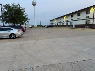 Stay 8 Mendota I-39 - 5