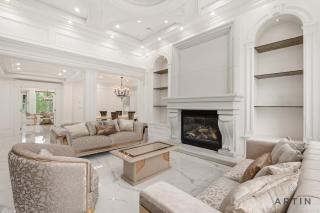 Grand Burnaby 5BR Retreat with Private Movie Room - 0
