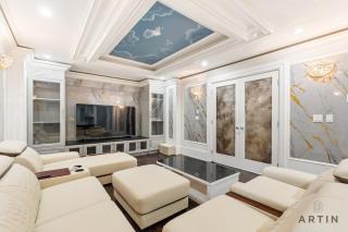 Grand Burnaby 5BR Retreat with Private Movie Room - 7