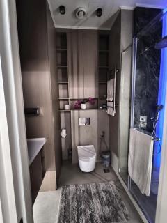 Nest One Elegant 2 Bedroom Residence - 3