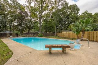 Pet Friendly Home with Private Pool Home Gym Ping Pong Table & Wifi - 9