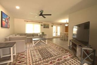 Pet Friendly Home with Private Pool Home Gym Ping Pong Table & Wifi - 5