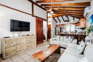 150 ft to Sand & Surf - 3 BR Beach House & Pool - 9