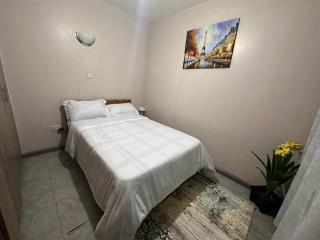 Stylish 1BR Getaway near TRM with Board Games - 7
