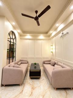 Chic 1BHK Apartment Luxury River & Valley Views - 0