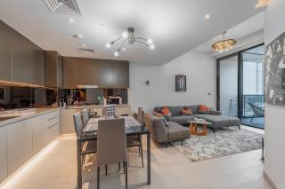 Ultra Luxury and New Downtown Escape with Pool View - 5