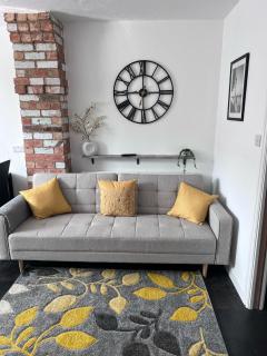 Modern Studio Flat, Hathern location - 9
