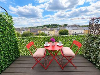 Inviting Apartment with parking and scenic view - 7