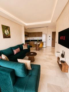 Elegant studio neuf climatisé vue mer avec piscine - 2