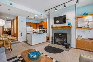 Highridge Condo Unit D5 - 9