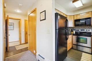 Highridge Condo Unit J5B - 2