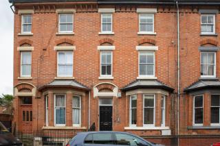 2 Bed city Apartment / patio / walk to DMU - 8