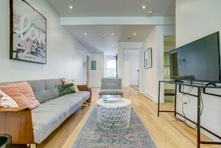 St-Laurent Boulevard - Private Floor, 2 Apartments - 4