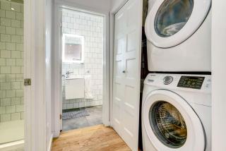 St-Laurent Boulevard - Private Floor, 2 Apartments - 2