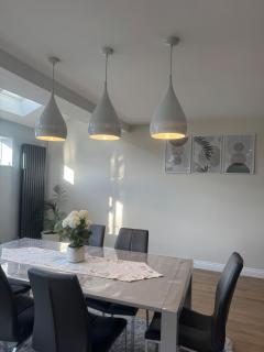 Modern 3 Bed House - 3