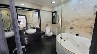 Luxury studio in Gameat El Dewal St, Mohandessin - 4