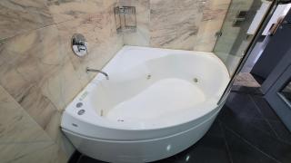 Luxury studio in Gameat El Dewal St, Mohandessin - 3