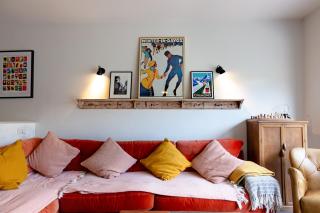Stylish 2 Bed nr Lough Uni/ parking / sleeps 4 - 6