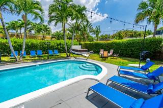 Spacious Miami Getaway, Pool, and Sleeps 12 - 0