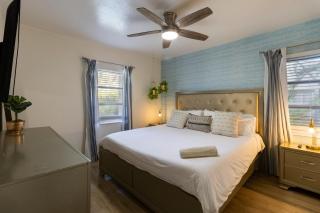 Spacious Miami Getaway, Pool, and Sleeps 12 - 8