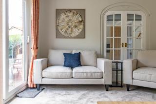 4Bed House/ sleeps 7/parking/ideal for groups - 3