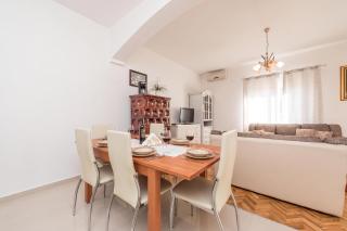 Family Friendly Pool House Ana near Zadar - Happy Rentals - 2