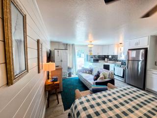 Tides Inn on the Bay Vacation Homes - 8