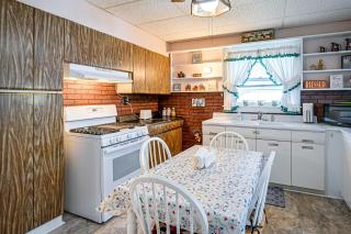1 Mi to Downtown! Cute Cambridge Getaway - 2